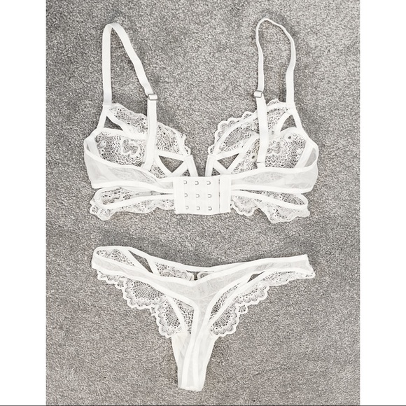 Thistle & Spire Kane Cutout V Wire Bra in Ivory - Picture 3 of 6